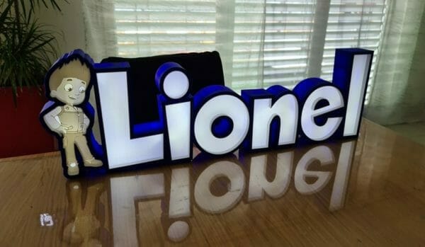 🧍‍♂️+ Lionel 80cm avec éclairage.