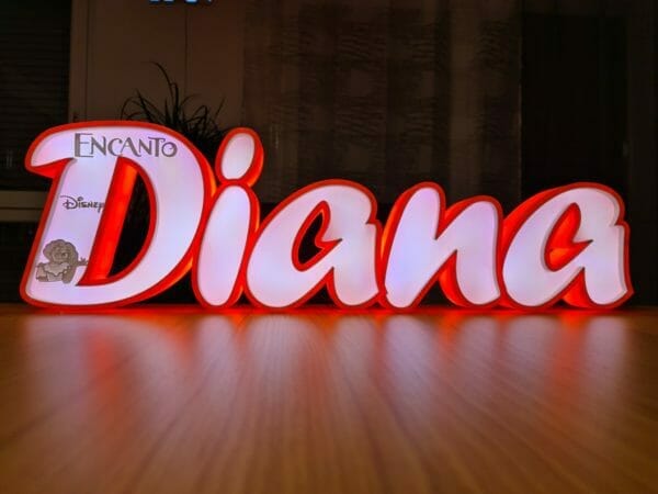 Diana + Encanto 70cm avec éclairage.