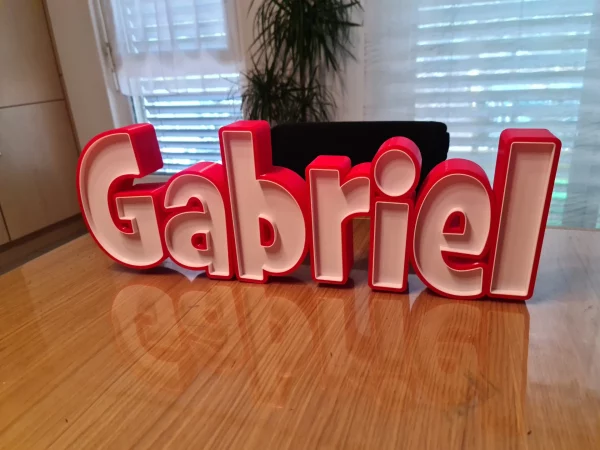 Gabriel avec éclairage. – Image 5